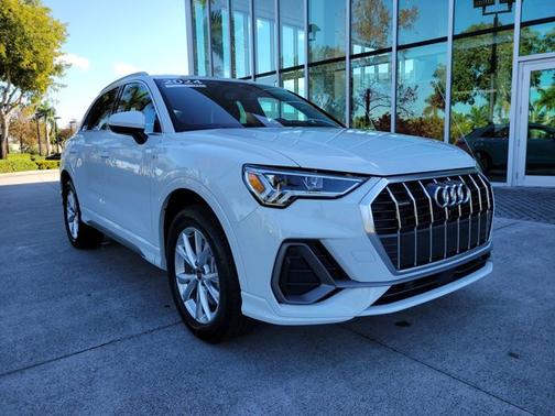 2024 Audi Q3 S line Premium Plus