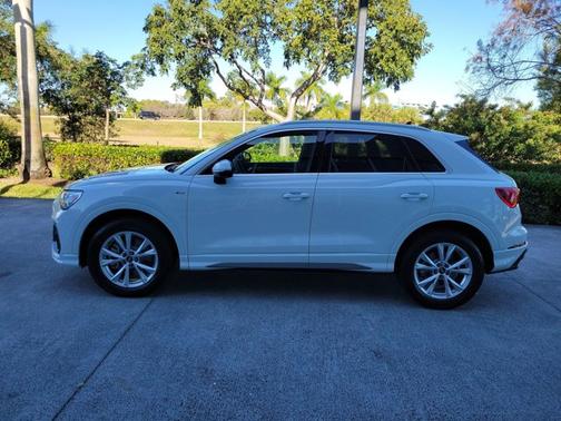 2024 Audi Q3 S line Premium Plus