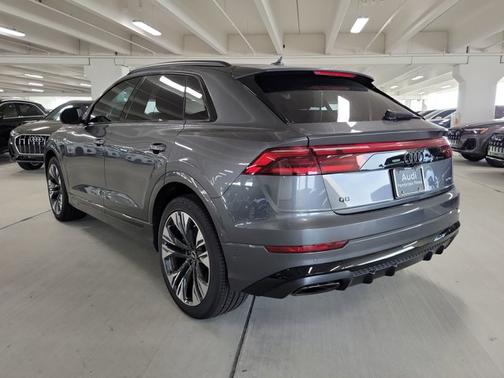 2025 Audi Q8 Premium Plus