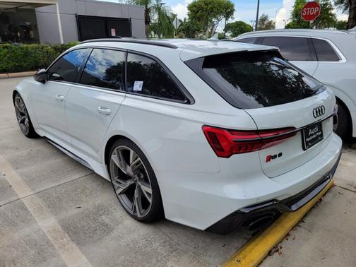 2021 Audi RS 6 Avant 