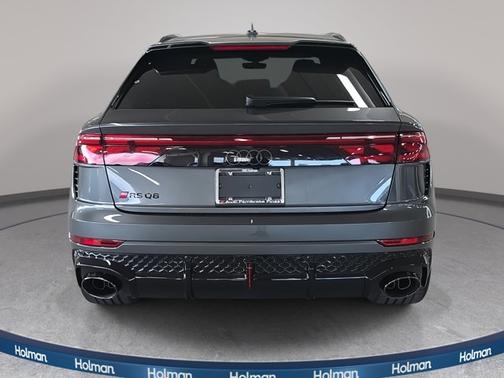 2026 Audi RS Q8 performance