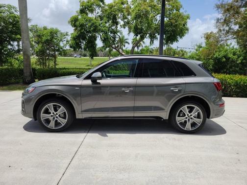 2025 Audi Q5 S line Premium