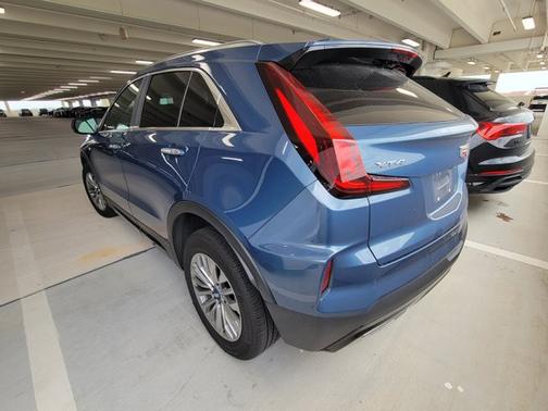 2024 Cadillac XT4 FWD Premium Luxury
