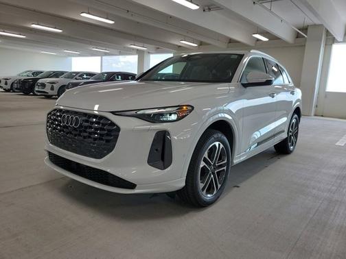 2025 Audi Q5 Premium