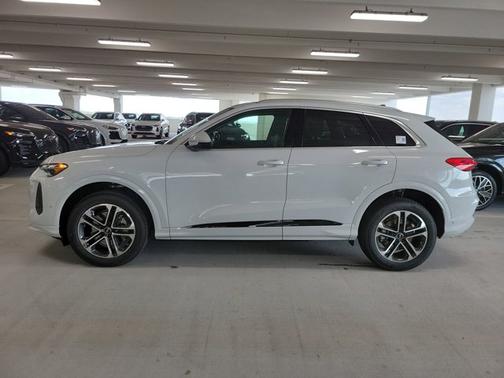 2025 Audi Q5 Premium