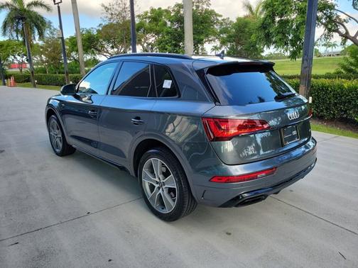 2025 Audi Q5 S line Premium