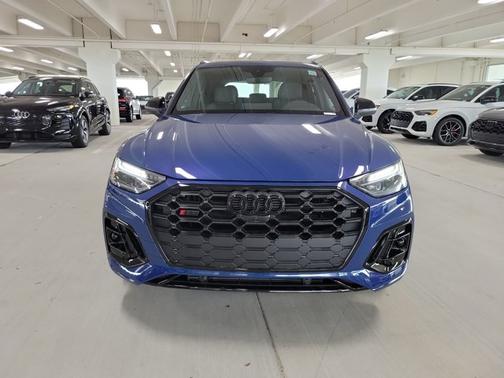 2025 Audi SQ5 Premium Plus