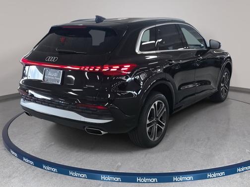 2025 Audi Q5 Premium