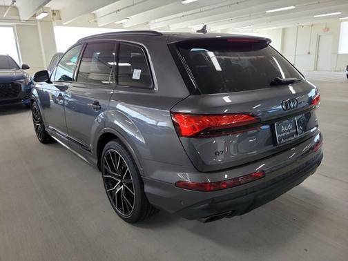 2025 Audi Q7 Premium Plus