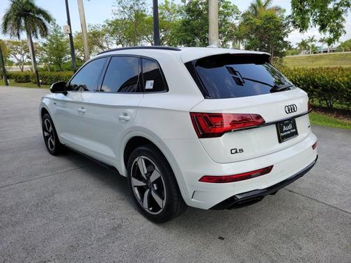 2023 Audi Q5 S line Premium Plus