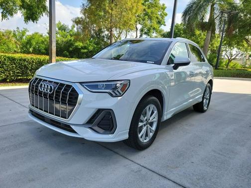 2024 Audi Q3 S line Premium Plus