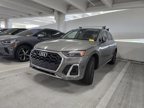 2023 Audi Q5 S line Premium