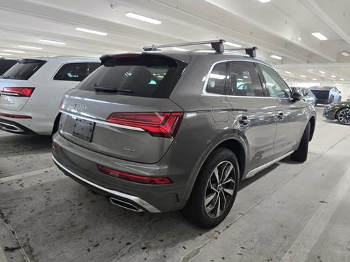 2023 Audi Q5 S line Premium