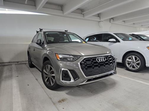 2023 Audi Q5 S line Premium