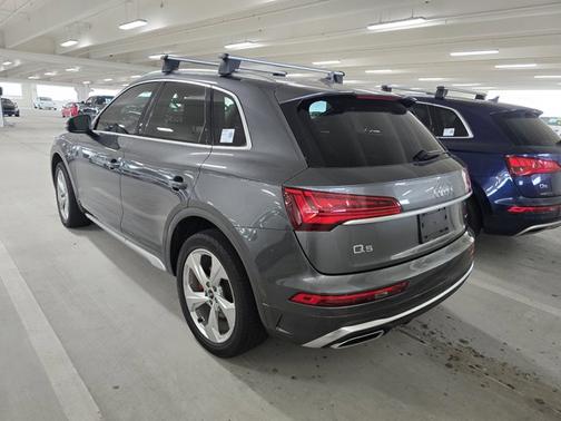 2022 Audi Q5 S line Premium Plus