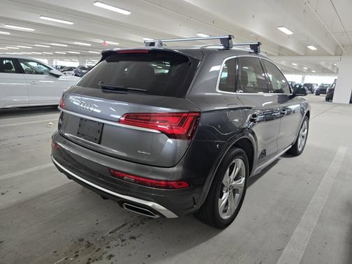 2022 Audi Q5 S line Premium Plus