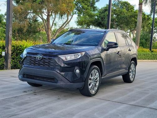 2019 Toyota RAV4 XLE Premium