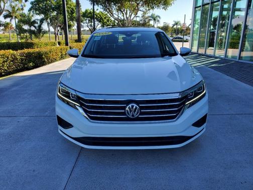 Photo 3 of 29 of 2020 Volkswagen Passat 2.0T SEL