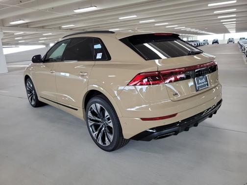 2025 Audi Q8 Premium Plus