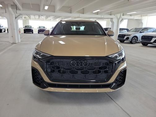 2025 Audi Q8 Premium Plus