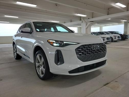 2025 Audi Q5 Premium Plus