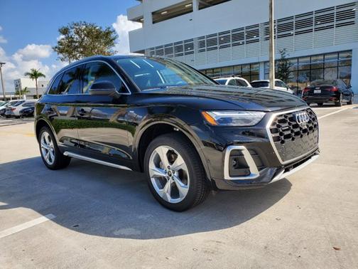 2022 Audi Q5 S line Prestige