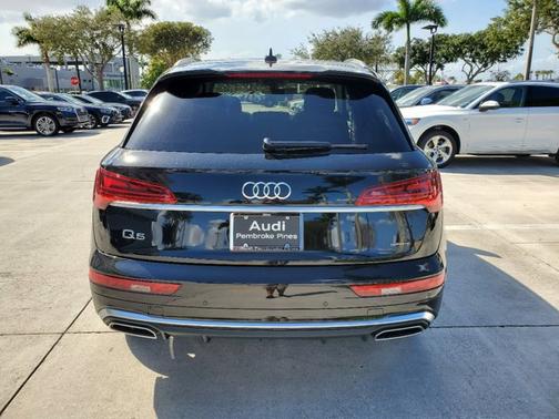 2022 Audi Q5 S line Prestige