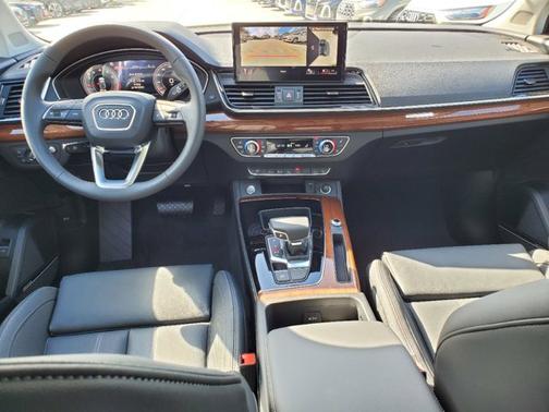 2022 Audi Q5 S line Prestige