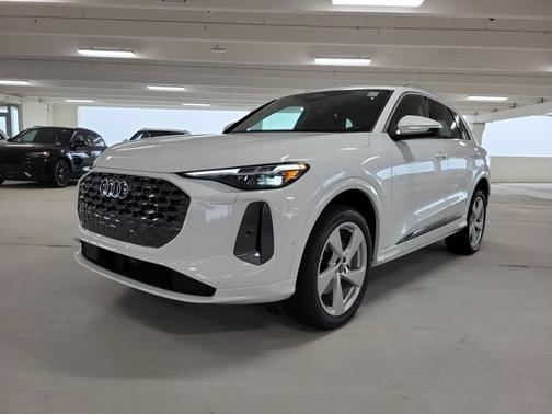 2025 Audi Q5 Premium Plus