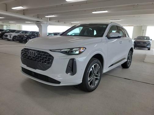 2025 Audi Q5 Premium