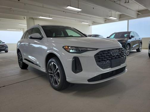 2025 Audi Q5 Premium