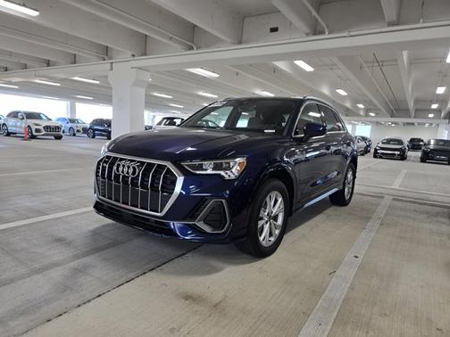 2025 Audi Q3 Premium 45 TFSI S line quattro Tiptronic