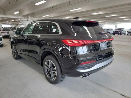 2025 Audi Q5 Premium
