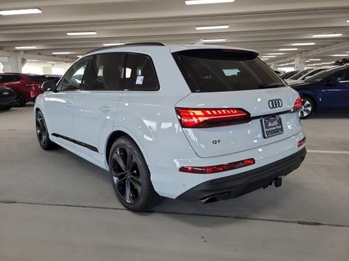 2026 Audi Q7 Premium Plus