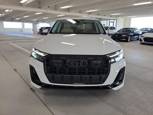 2026 Audi Q7 Premium Plus