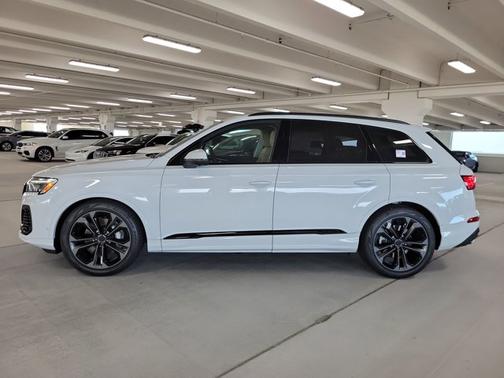 2026 Audi Q7 Premium Plus