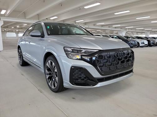 2025 Audi Q8 Premium Plus