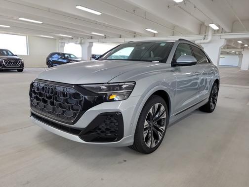 2025 Audi Q8 Premium Plus
