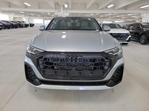 2025 Audi Q8 Premium Plus