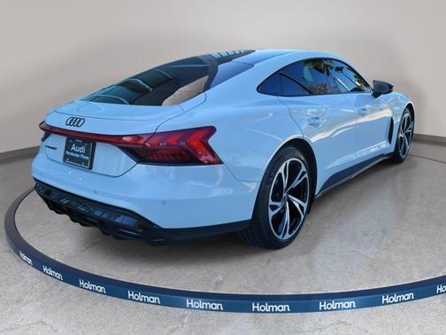 2023 Audi e-tron GT Premium Plus