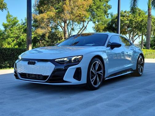 2023 Audi e-tron GT Premium Plus