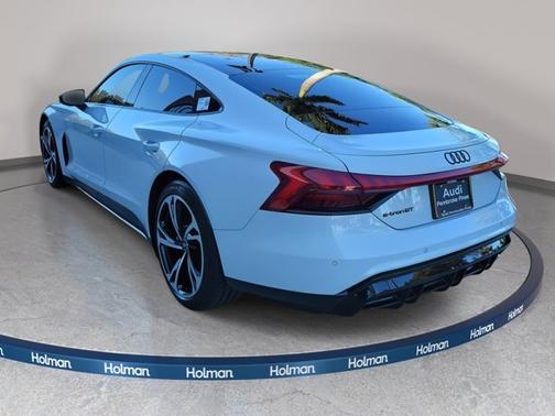 2023 Audi e-tron GT Premium Plus