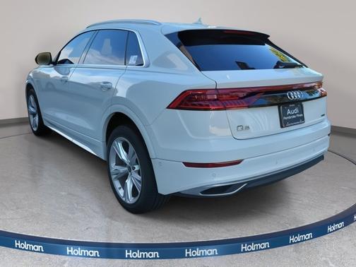 2022 Audi Q8 Premium Plus