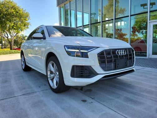 2022 Audi Q8 Premium Plus