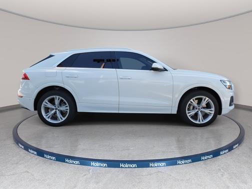 2022 Audi Q8 Premium Plus