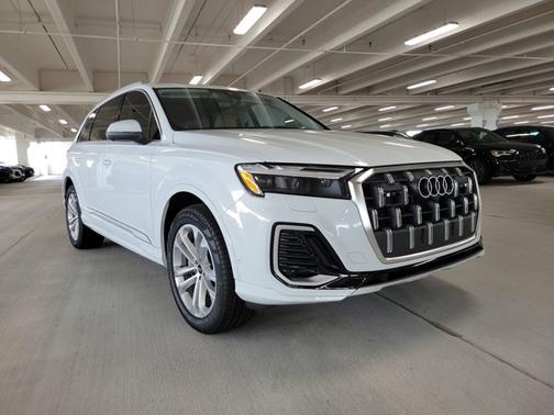 2025 Audi Q7 Premium Plus
