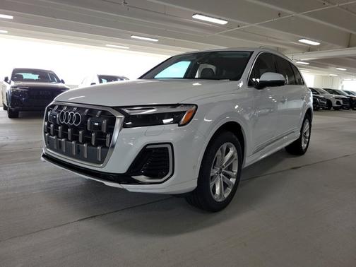 2025 Audi Q7 Premium Plus