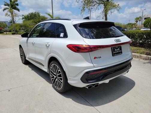 2025 Audi SQ5 Premium Plus