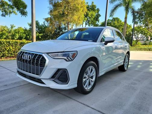 2024 Audi Q3 S line Premium