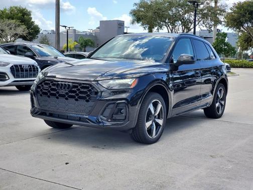 2022 Audi Q5 S line Premium Plus